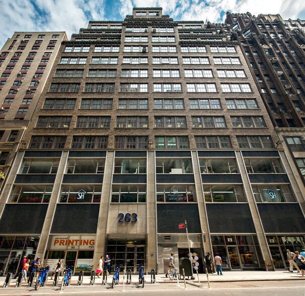 263 W 38th St, New York, NY à louer - Photo de l’immeuble – Image 3 sur 17