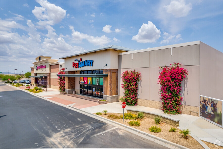 Cotton Ln, Goodyear, AZ à louer - Photo de l’immeuble – Image 3 sur 6
