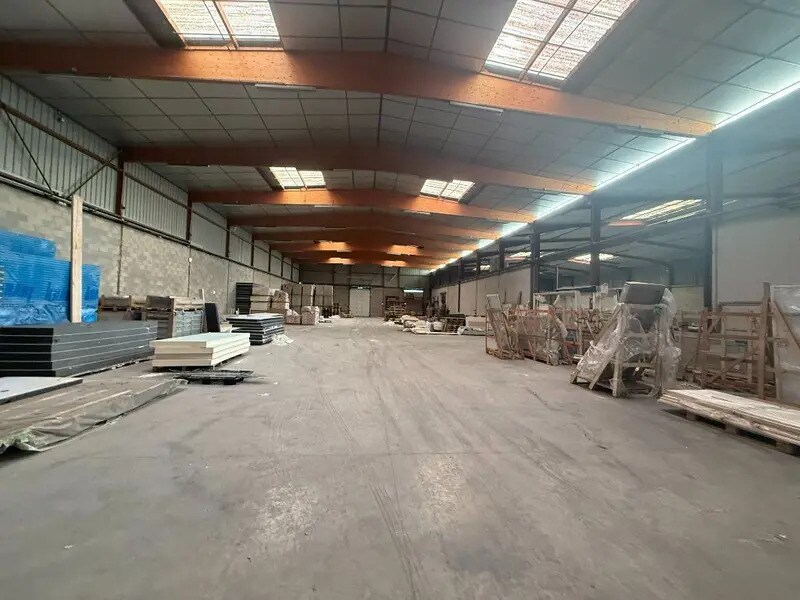 Local d'activités dans Quetigny à vendre Photo intérieure– Image 1 sur 8