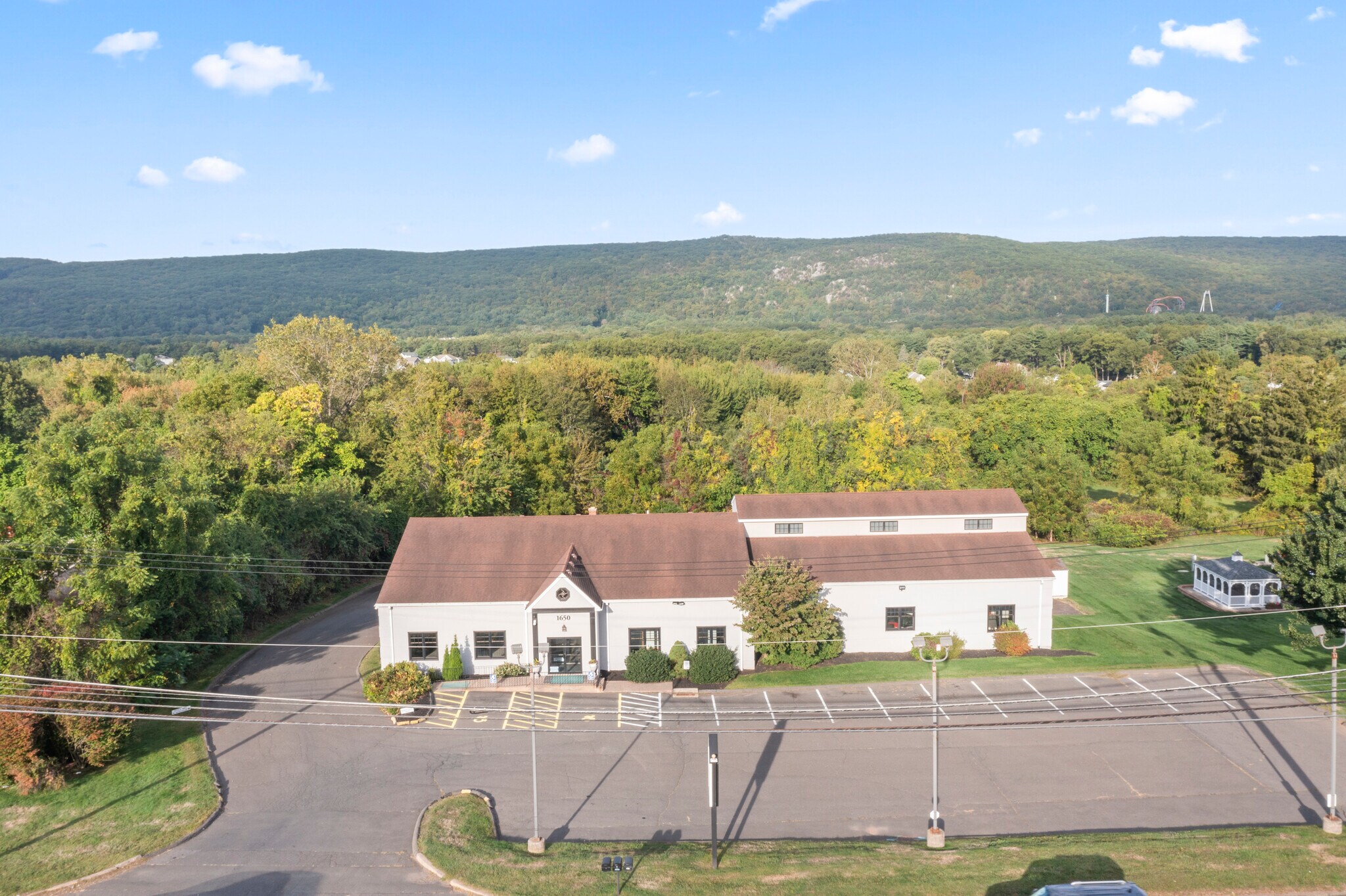 1650 West St, Southington, CT à vendre Photo de l’immeuble– Image 1 sur 51
