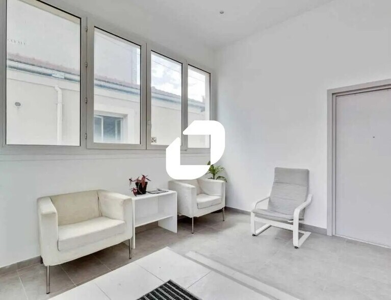 Bureau dans Bagnolet à louer - Photo de l’immeuble – Image 2 sur 14