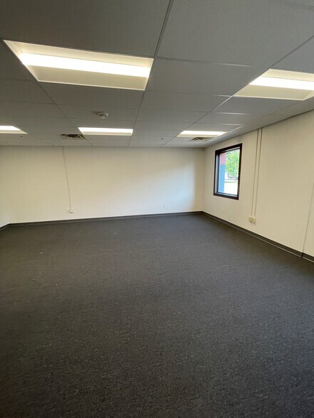 25 Kenwood Cir, Franklin, MA à louer - Photo de l’immeuble – Image 3 sur 8