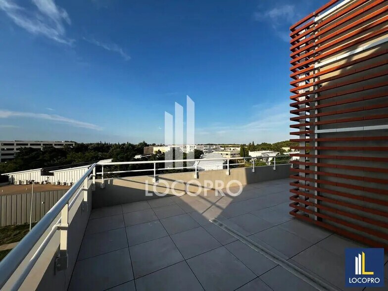 Bureau dans Avignon à vendre - Photo de l’immeuble – Image 1 sur 8