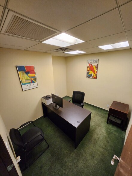 348 E Olive Ave, Burbank, CA à louer - Photo intérieure – Image 3 sur 7
