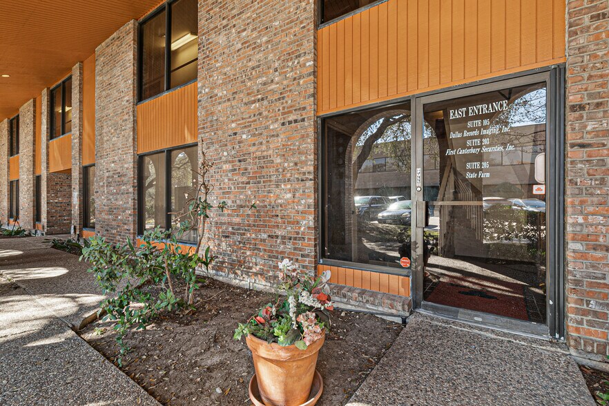 12989 Jupiter Rd, Dallas, TX à vendre - Photo de l’immeuble – Image 2 sur 6