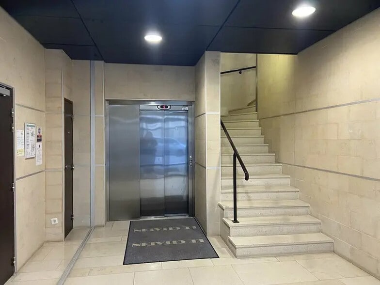 13 Rue Auguste Fremiet, Dijon à vendre - Hall d’entrée – Image 2 sur 3