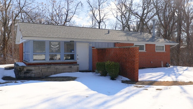 Plus de détails pour 50 N Center St, East Alton, IL - Bureau aux enchères