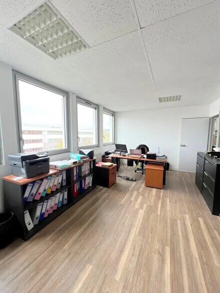 Bureau dans Le Chesnay-Rocquencourt à louer - Photo de l’immeuble – Image 1 sur 8