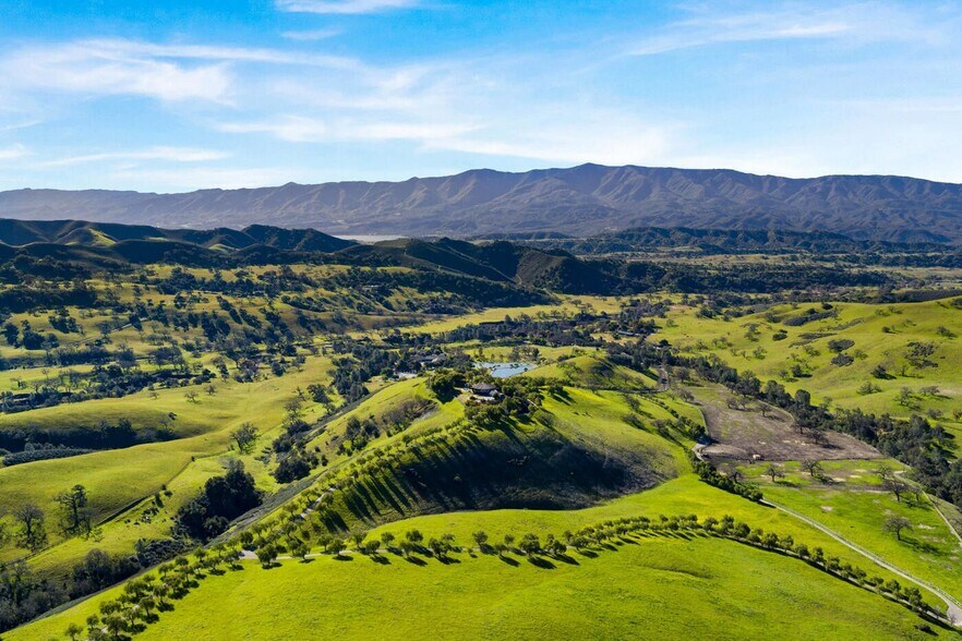 7351 Happy Canyon Rd, Santa Ynez, CA à vendre - Aérien – Image 2 sur 48