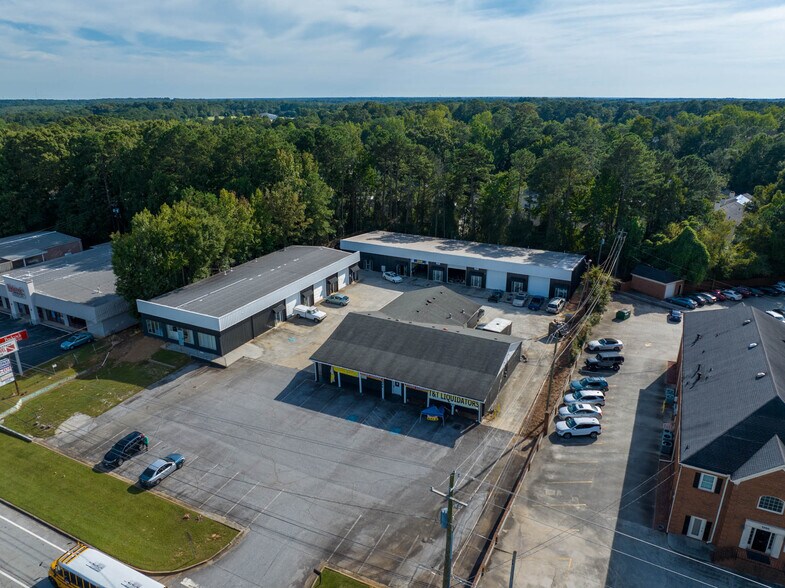 1403 Iris Dr, Conyers, GA à louer - Photo de l’immeuble – Image 3 sur 3