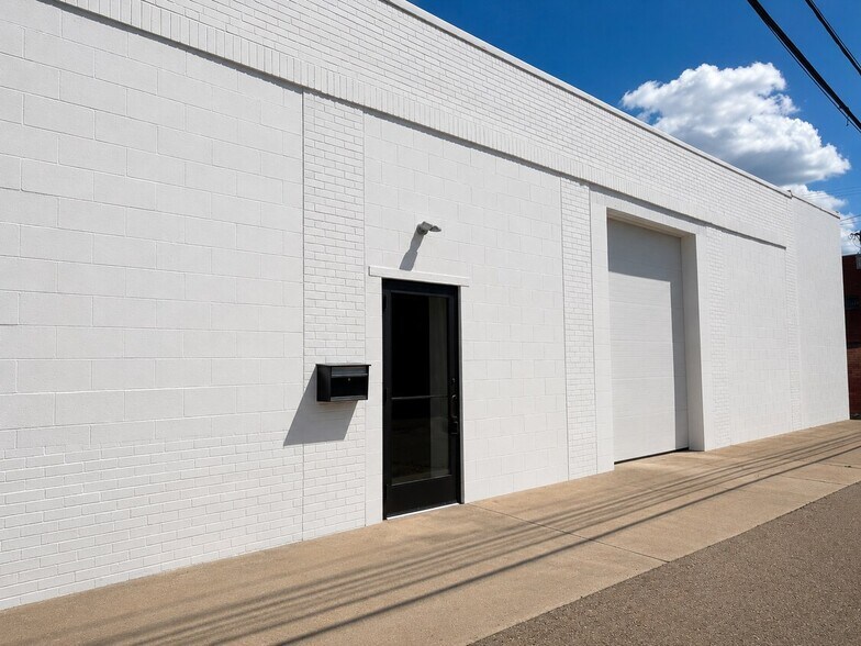 304-318 N Wooster Ave, Dover, OH à louer - Photo de l’immeuble – Image 2 sur 3