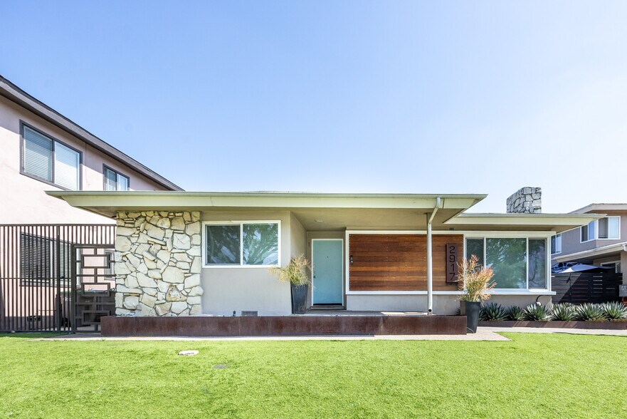 2917 W Rosecrans Ave, Gardena, CA à vendre - Photo de l’immeuble – Image 2 sur 10