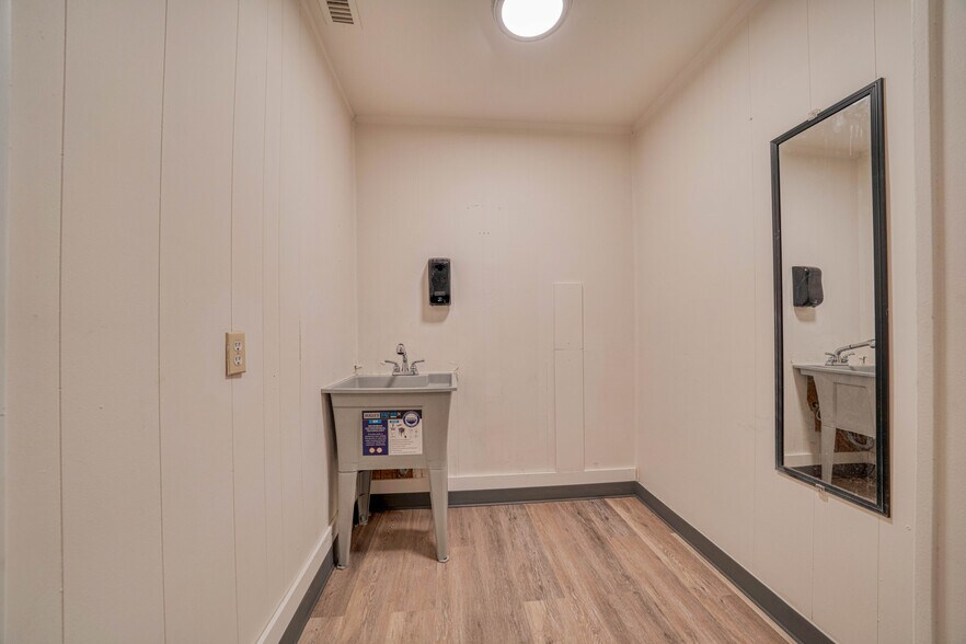 517 Delia Dr, Longview, TX à louer - Photo de l’immeuble – Image 3 sur 7