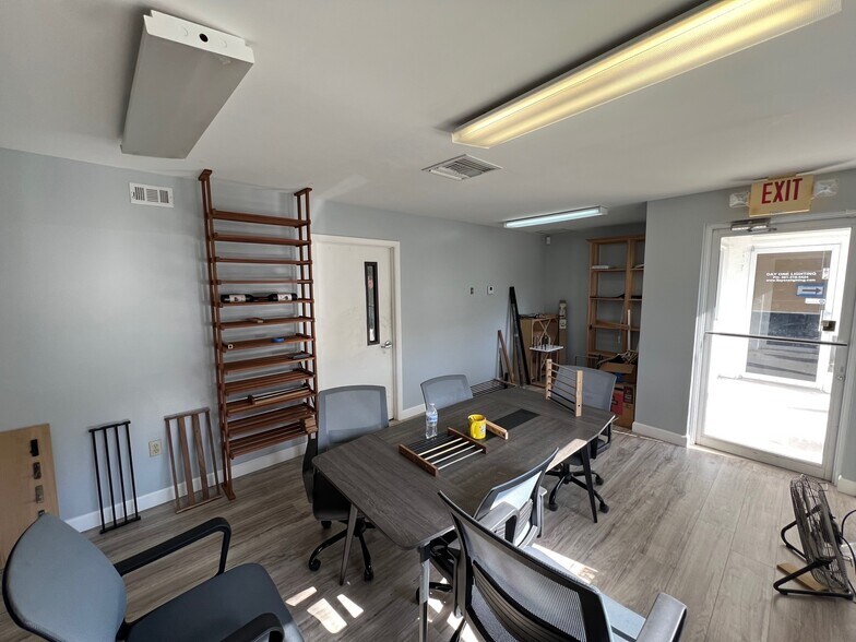 440 Tall Pines Rd, West Palm Beach, FL à louer - Photo de l’immeuble – Image 2 sur 7