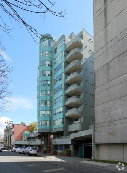 1438 W 7th Ave, Vancouver, BC à vendre - Photo de l’immeuble – Image 2 sur 2