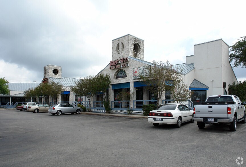 3857 E Southcross Blvd, San Antonio, TX à louer - Photo de l’immeuble – Image 3 sur 5