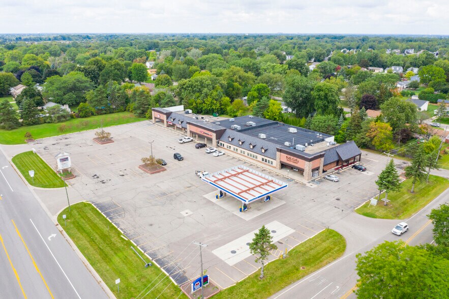 4501 E Hill Rd, Grand Blanc, MI à vendre - Photo de l’immeuble – Image 3 sur 3