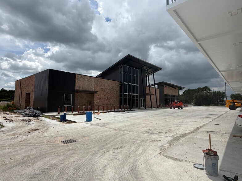 1220 Rankin Rd, Houston, TX à louer - Photo de l’immeuble – Image 1 sur 3