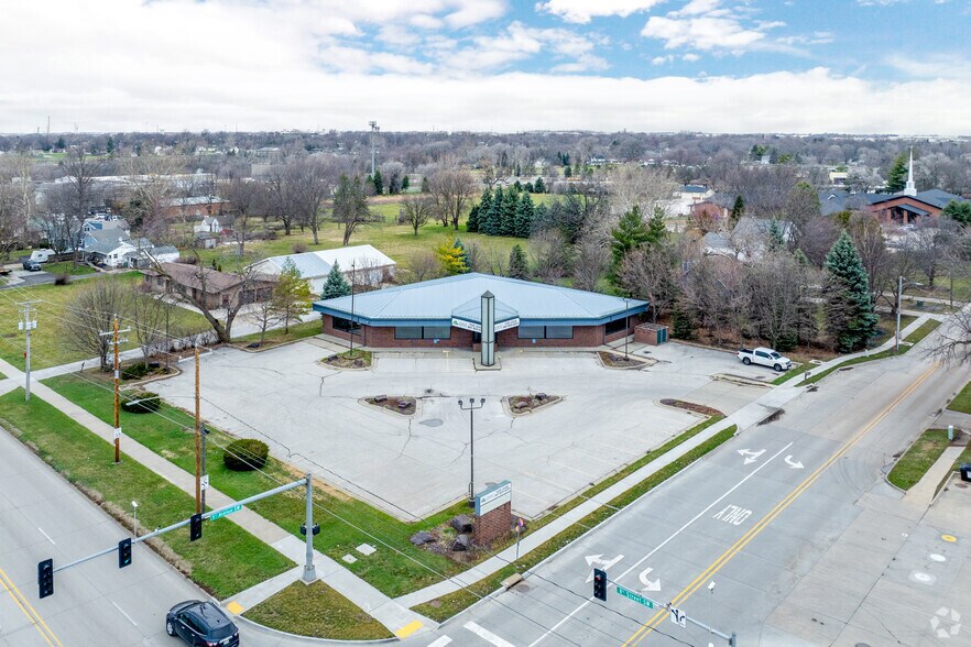 501 8th St SW, Altoona, IA à louer - Aérien – Image 1 sur 4