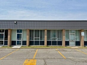 490-534 Mcnicoll Ave, Toronto, ON à louer Photo de l’immeuble– Image 1 sur 6