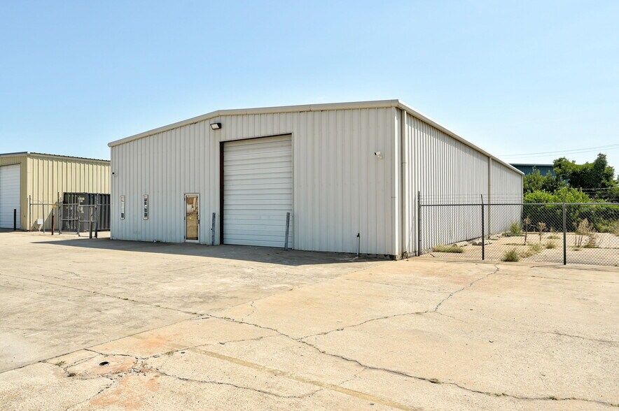 412 Glade Ave, Oklahoma City, OK à louer - Photo de l’immeuble – Image 2 sur 61