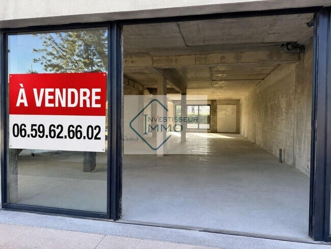 Plus de détails pour Local commercial à vendre