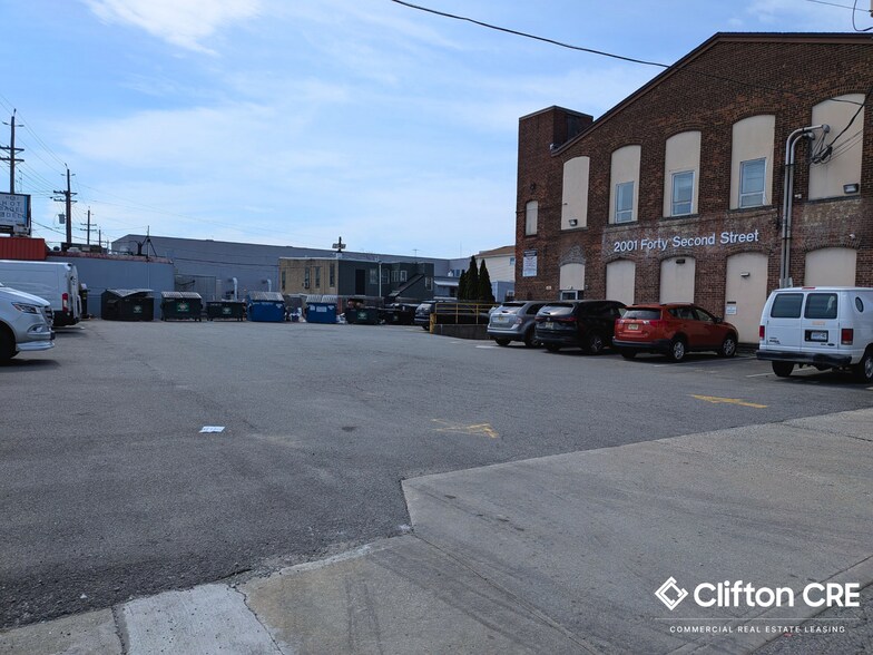2001 42nd St, North Bergen, NJ à louer - Photo de l’immeuble – Image 2 sur 7