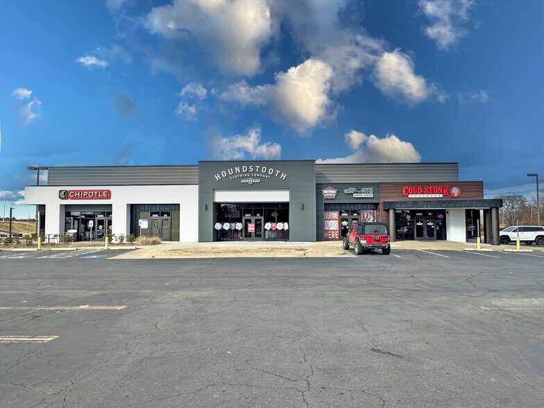 6205 Rogers Ave, Fort Smith, AR à louer - Photo principale – Image 1 sur 5
