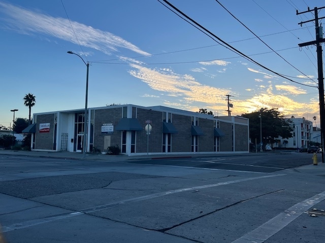 905 S A St, Oxnard, CA à louer Photo de l’immeuble– Image 1 sur 5