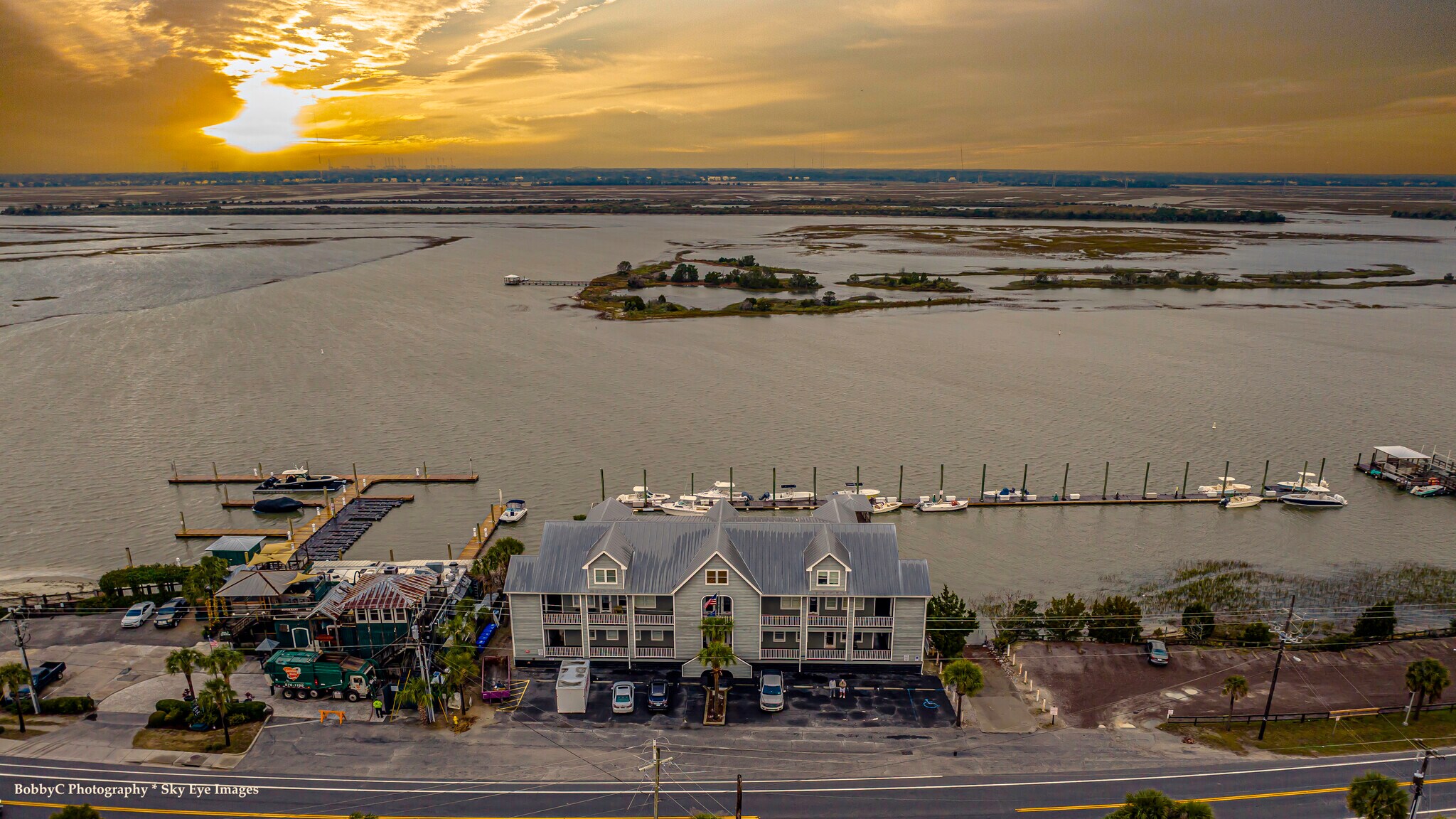 103 Palm Blvd, Isle Of Palms, SC à vendre Photo de l’immeuble– Image 1 sur 24