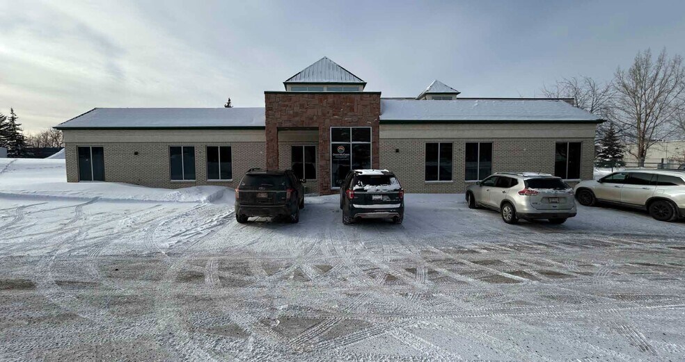 2404 96th St NW, Edmonton, AB à vendre - Photo de l’immeuble – Image 3 sur 4