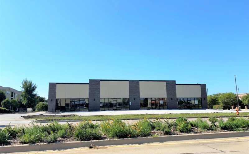 409 Town Center Blvd, Champaign, IL à louer Photo principale– Image 1 sur 10
