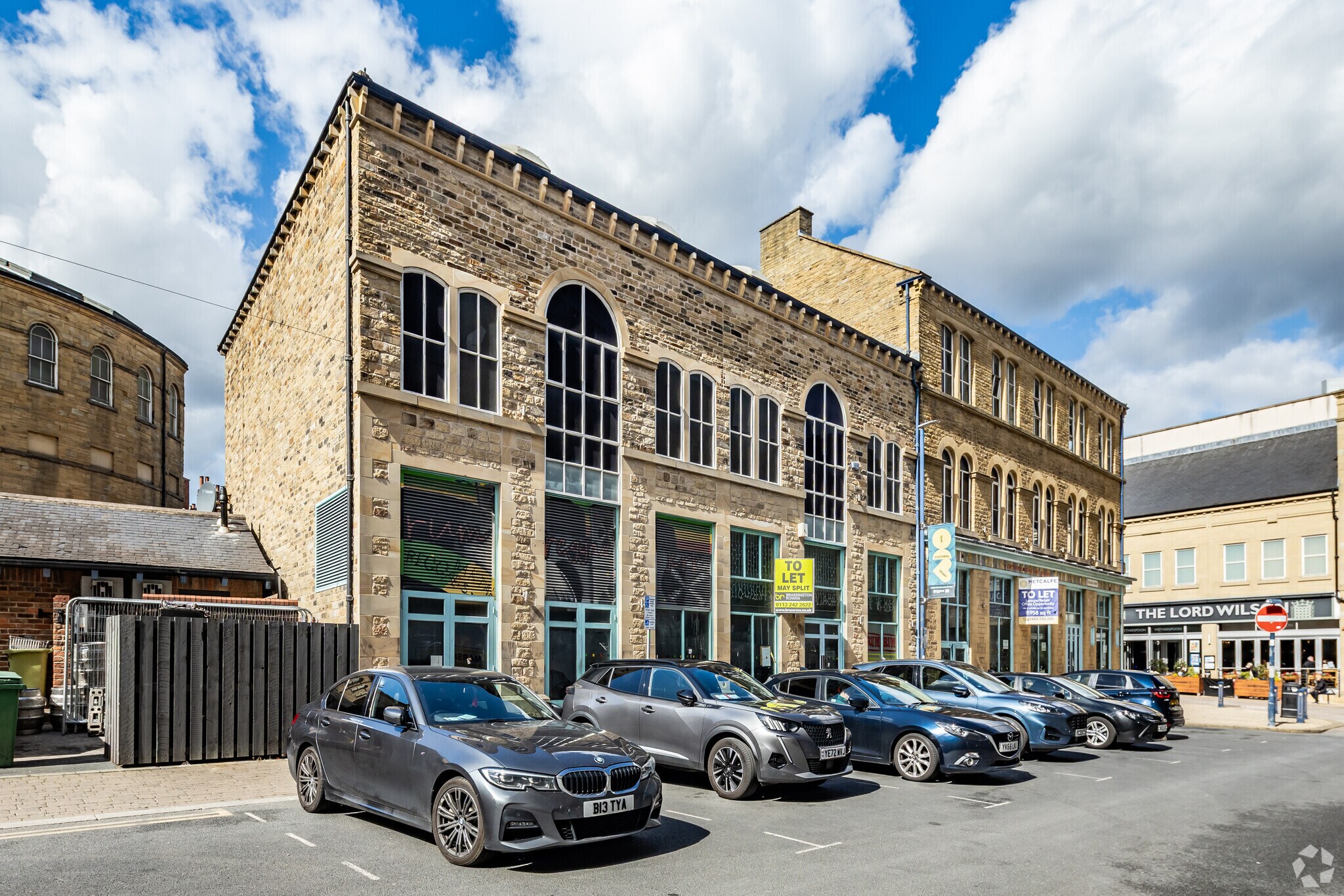50 King St, Huddersfield à louer Photo principale– Image 1 sur 3