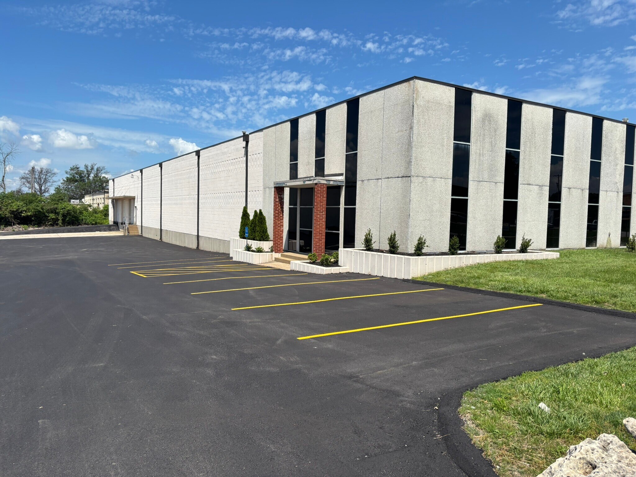 2441-2445 Northline Industrial Blvd, Maryland Heights, MO à vendre Photo de l’immeuble– Image 1 sur 11