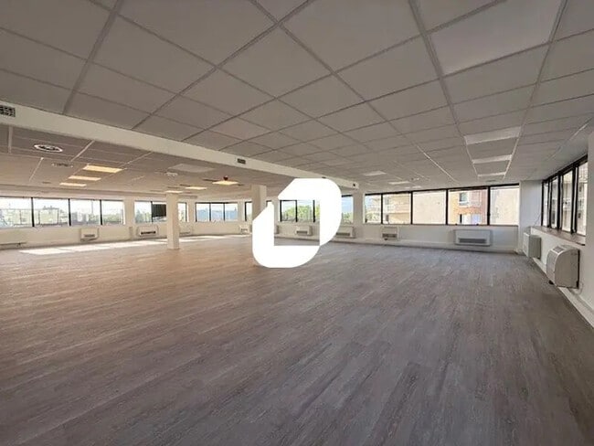 Plus de détails pour 1 Rue De La Croix Des Maheux, Cergy - Bureau à louer