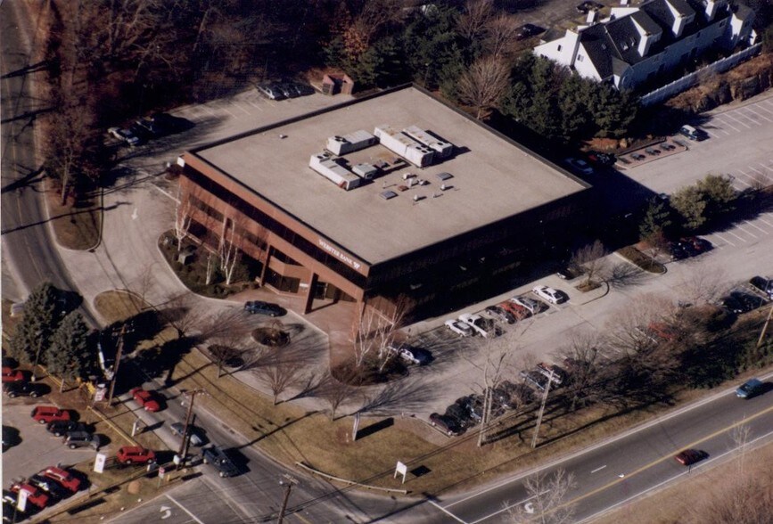 375 Bridgeport Ave, Shelton, CT à louer - Photo de l’immeuble – Image 3 sur 11