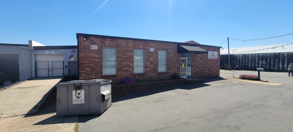 2542-2544 Lucena St, Charlotte, NC à louer - Photo de l’immeuble – Image 2 sur 9
