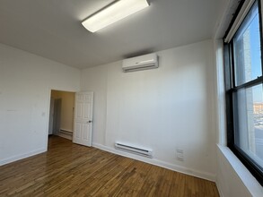 4800 N Milwaukee Ave, Chicago, IL à louer Photo intérieure– Image 2 sur 5