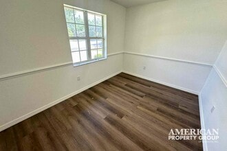 2840 Proctor Rd, Sarasota, FL à louer Photo intérieure– Image 2 sur 8