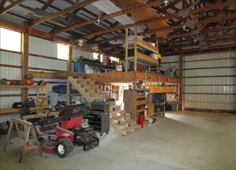 7316 Keystone Park Dr, Alanson, MI à vendre - Photo intérieure – Image 3 sur 5