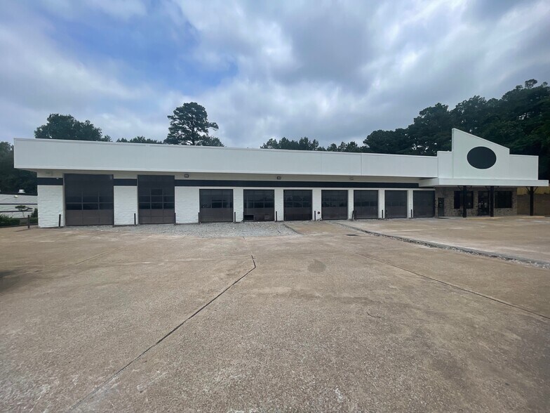 817 Vann Dr, Jackson, TN à louer - Photo de l’immeuble – Image 2 sur 6