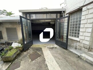 Plus de détails pour Local d'activités à louer