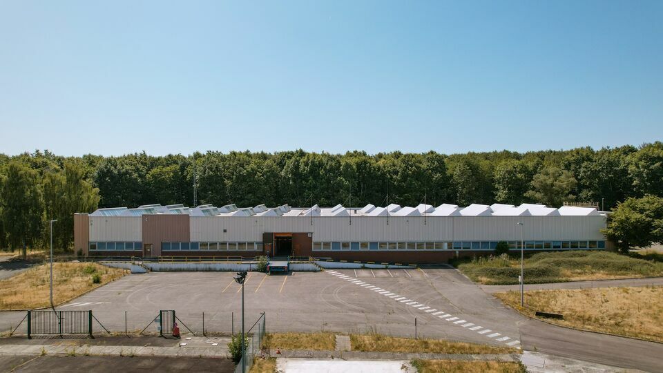 Local d'activités dans Val De Reuil à vendre - Photo de l’immeuble – Image 3 sur 14