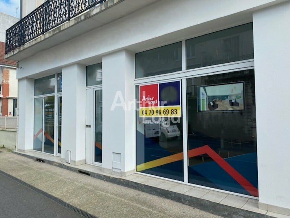 Local commercial dans Vichy à louer Photo de l’immeuble– Image 1 sur 7