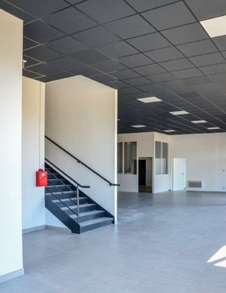 Plus de détails pour 12 Avenue De Stalingrad, Stains - Industriel/Logistique à vendre