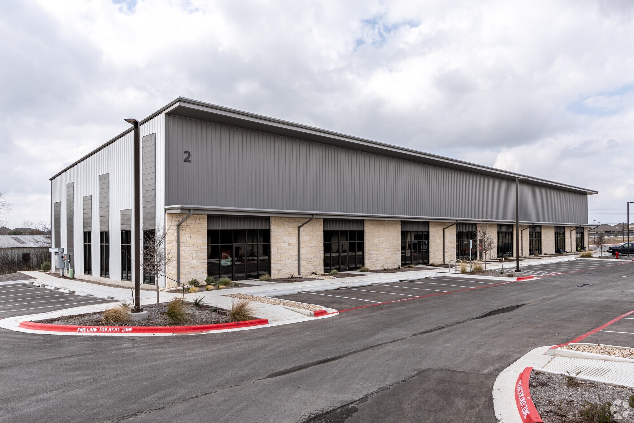 Weiss Lane Business Park portefeuille de 2 biens à vendre sur LoopNet.fr Photo principale– Image 1 sur 3