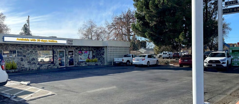 740 Colusa Ave, Yuba City, CA à vendre - Photo de l’immeuble – Image 2 sur 7