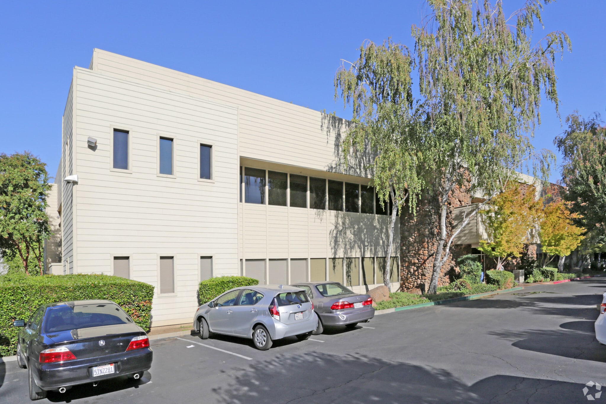 79 Scripps Dr, Sacramento, CA à louer Photo principale– Image 1 sur 10