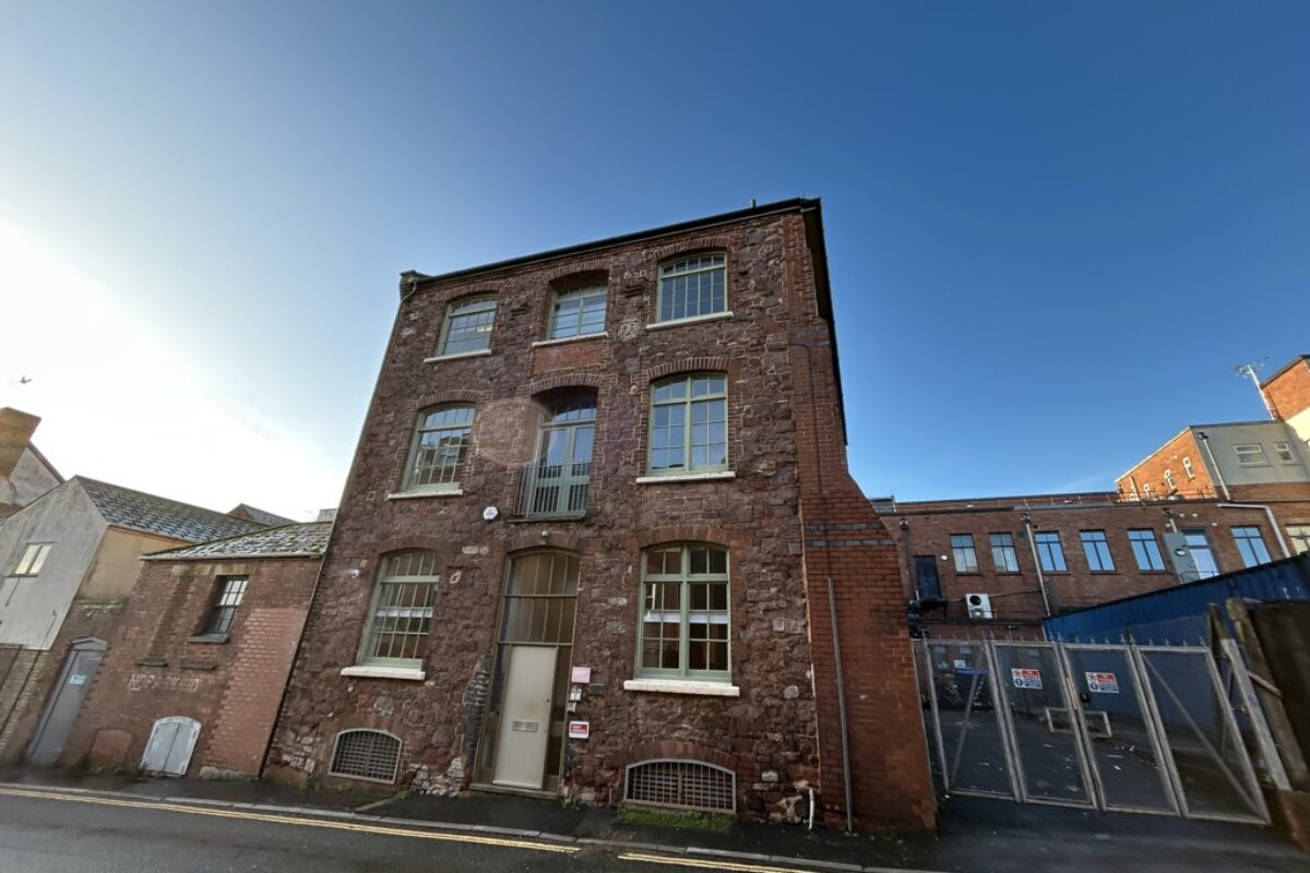 Smythen St, Exeter à louer Photo principale– Image 1 sur 2