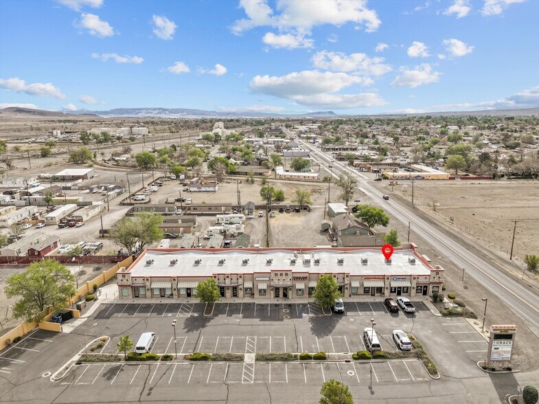 460 W Main St, Fernley, NV à vendre - Photo de l’immeuble – Image 3 sur 77